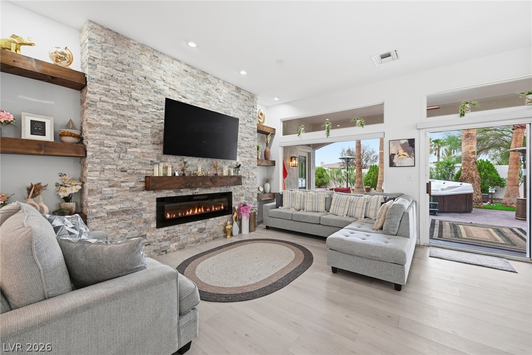 10001 Cresent Creek Drive Las Vegas NV 89134
