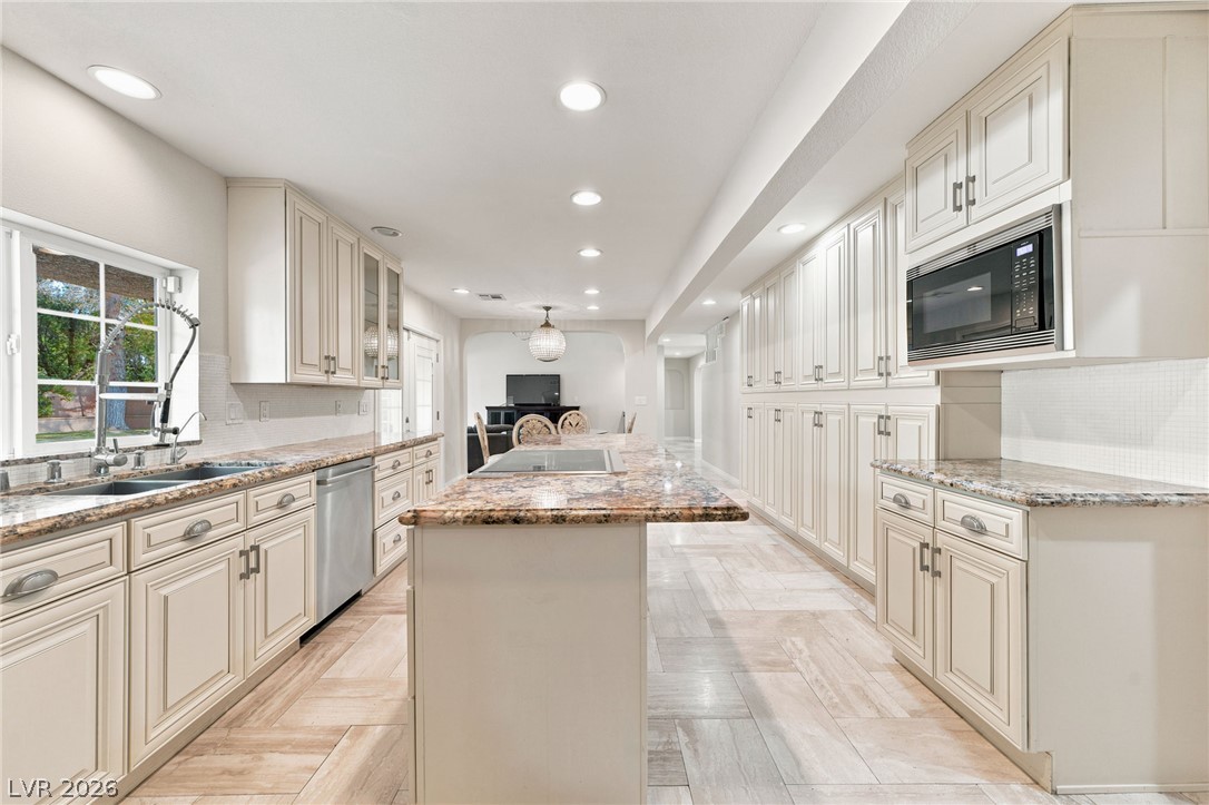 2252 Buckingham Court Henderson NV 89074