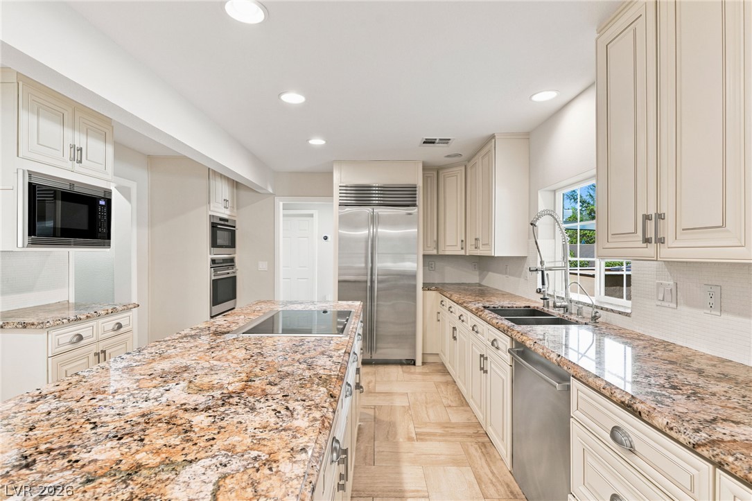 2252 Buckingham Court Henderson NV 89074