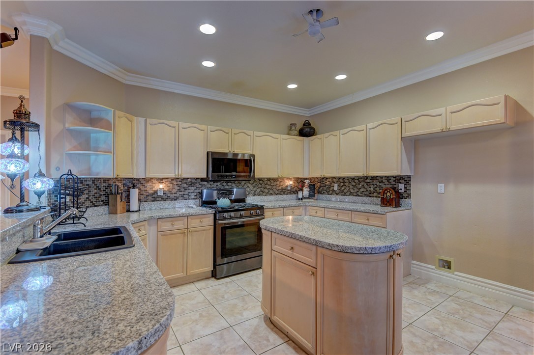 8839 La Manga Avenue Las Vegas NV 89147