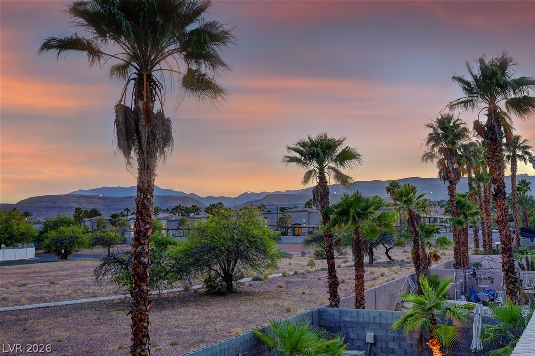 8839 La Manga Avenue Las Vegas NV 89147