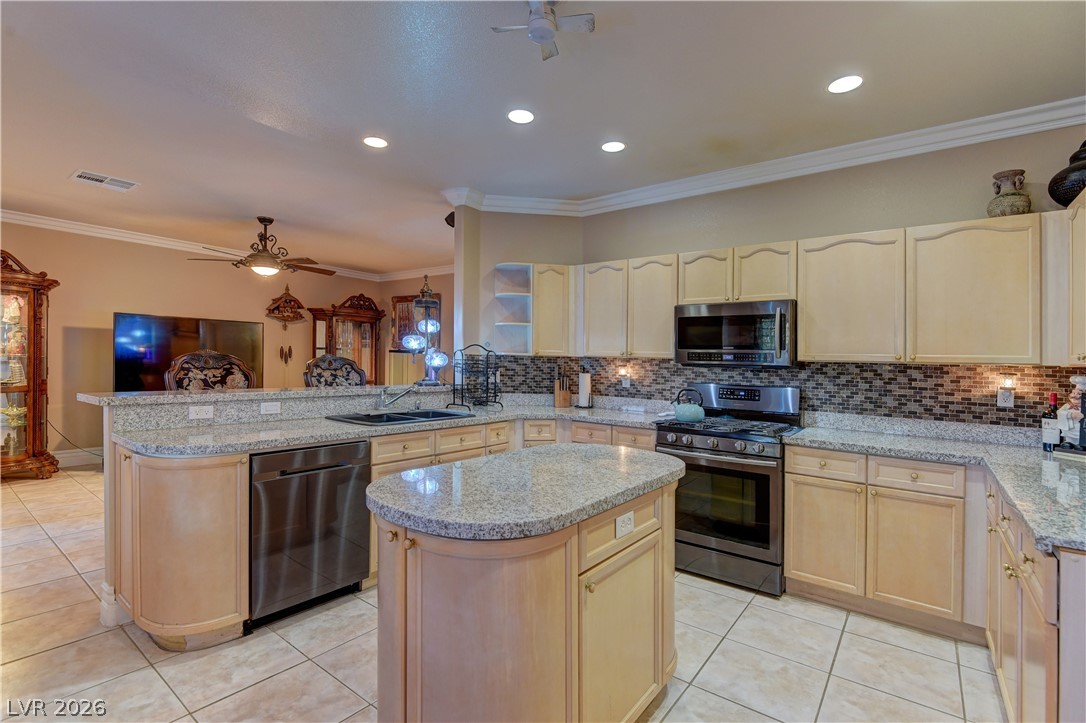 8839 La Manga Avenue Las Vegas NV 89147