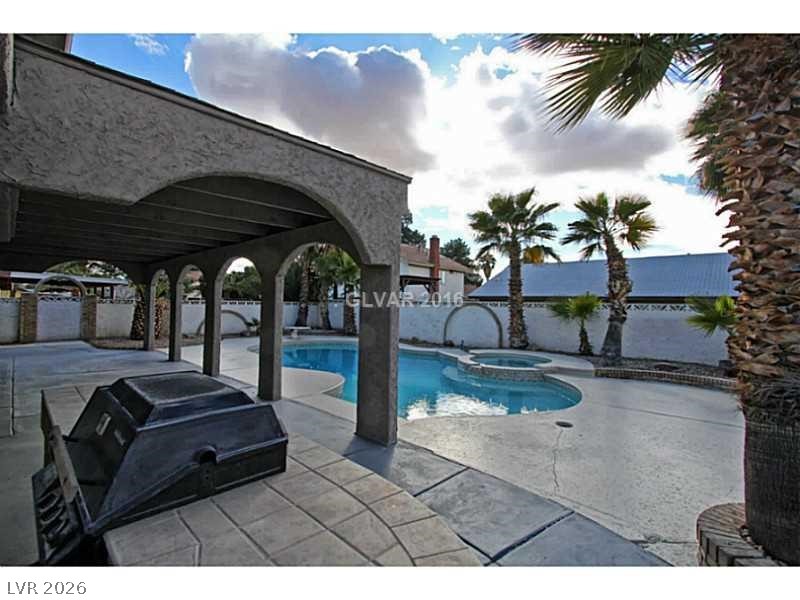 4687 Hackamore Drive Las Vegas NV 89103