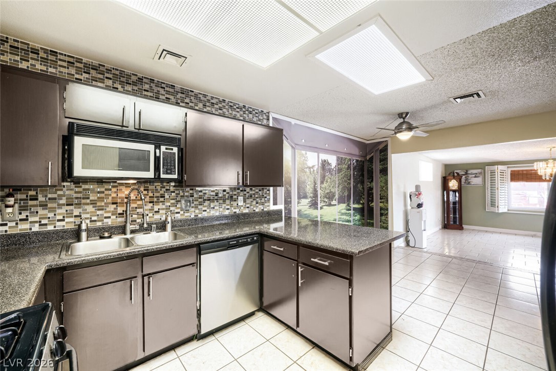 6712 Oak Valley Drive Las Vegas NV 89103