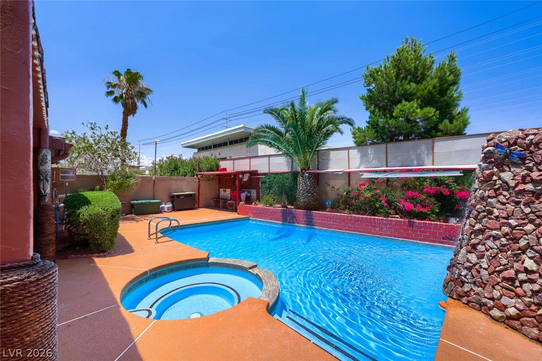 6712 Oak Valley Drive Las Vegas NV 89103