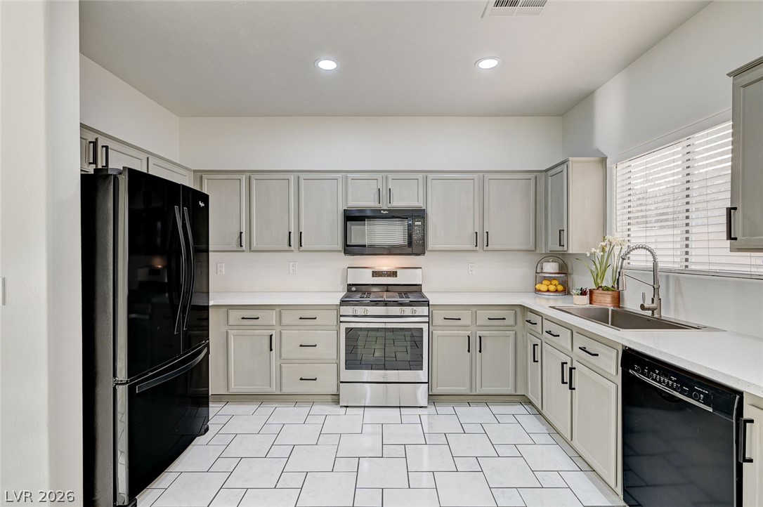 8062 Imperial Treasure Street Las Vegas NV 89139