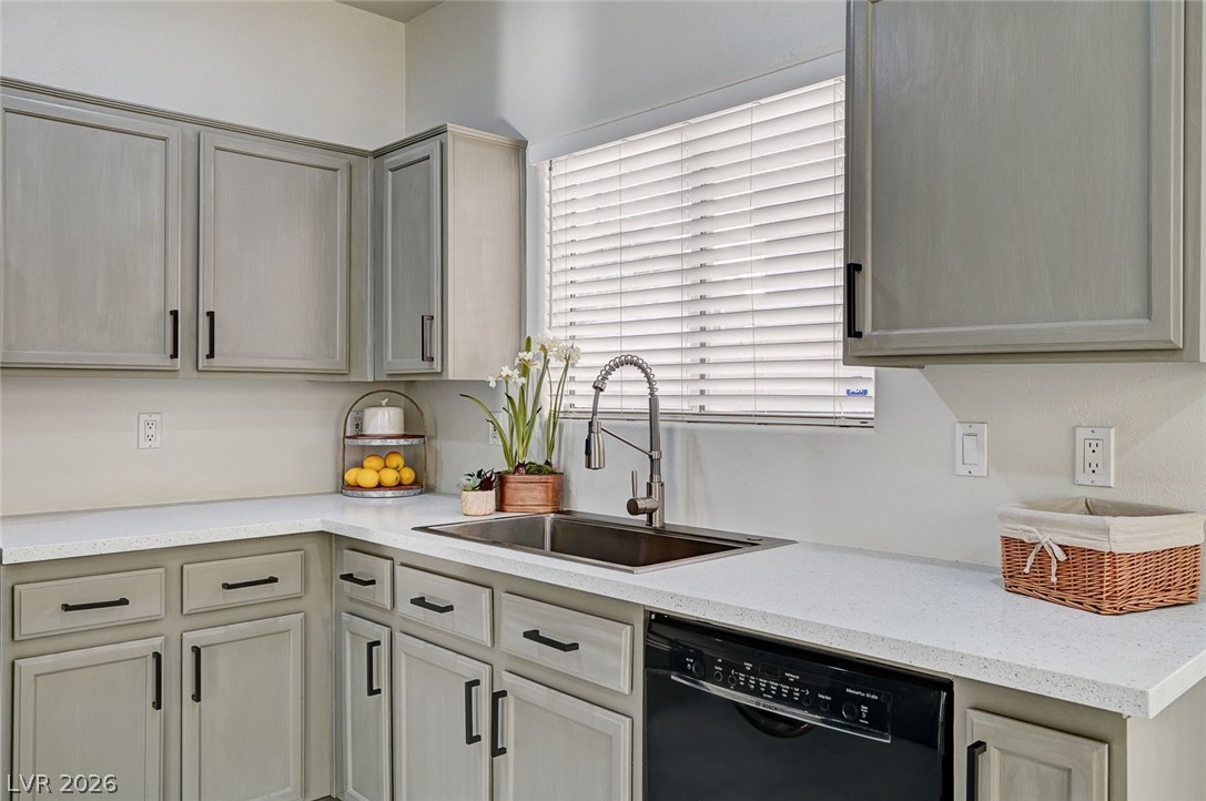 8062 Imperial Treasure Street Las Vegas NV 89139