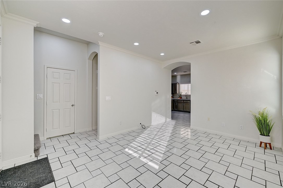 8062 Imperial Treasure Street Las Vegas NV 89139