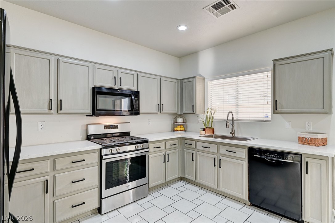 8062 Imperial Treasure Street Las Vegas NV 89139