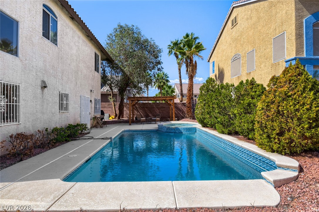 8022 Yellow Daisy Avenue Las Vegas NV 89147