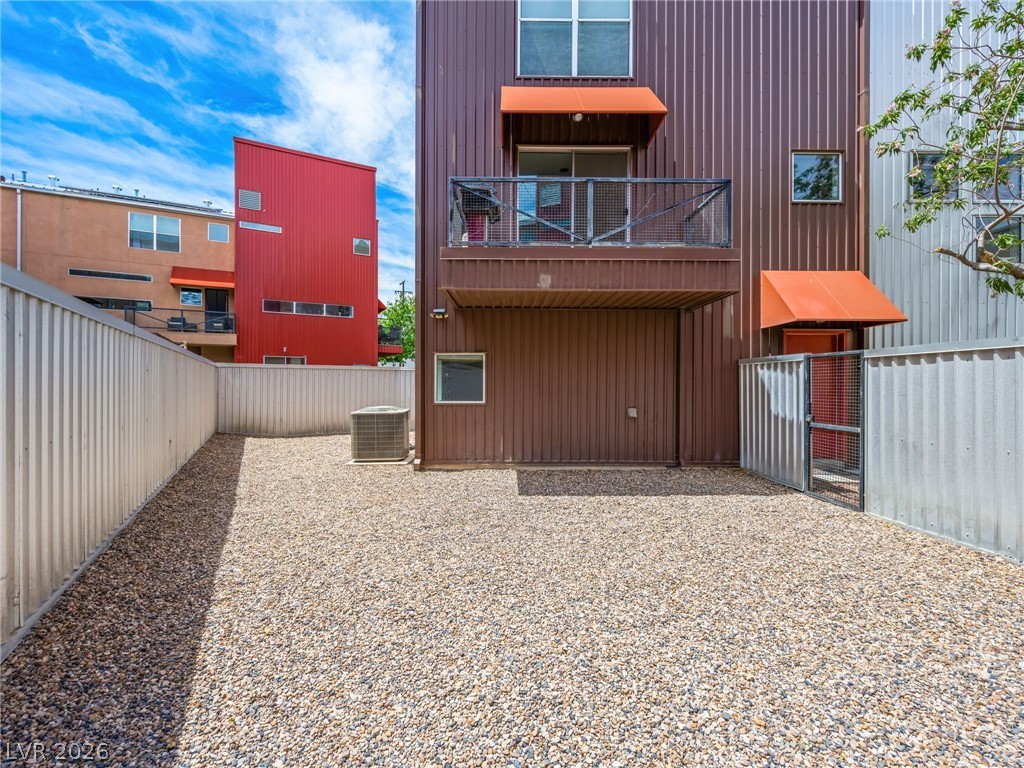 2007 Pin Oak Avenue Las Vegas NV 89101