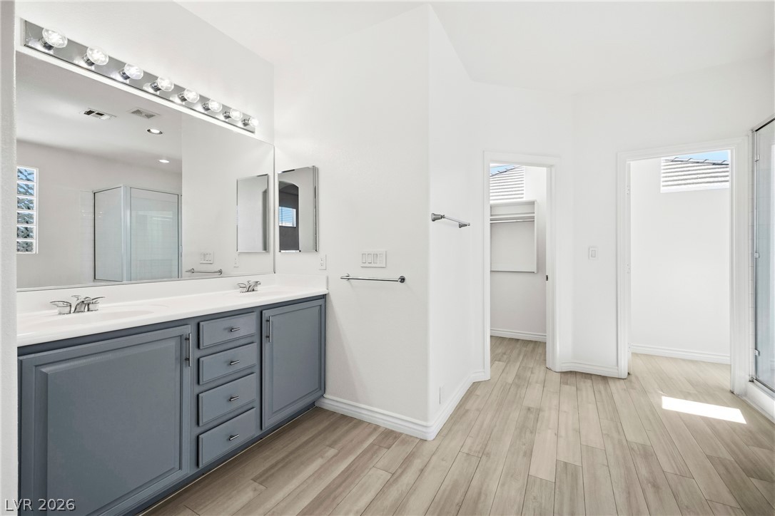 8352 Cambridge Grove Street Las Vegas NV 89139