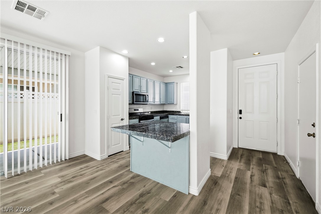 8352 Cambridge Grove Street Las Vegas NV 89139