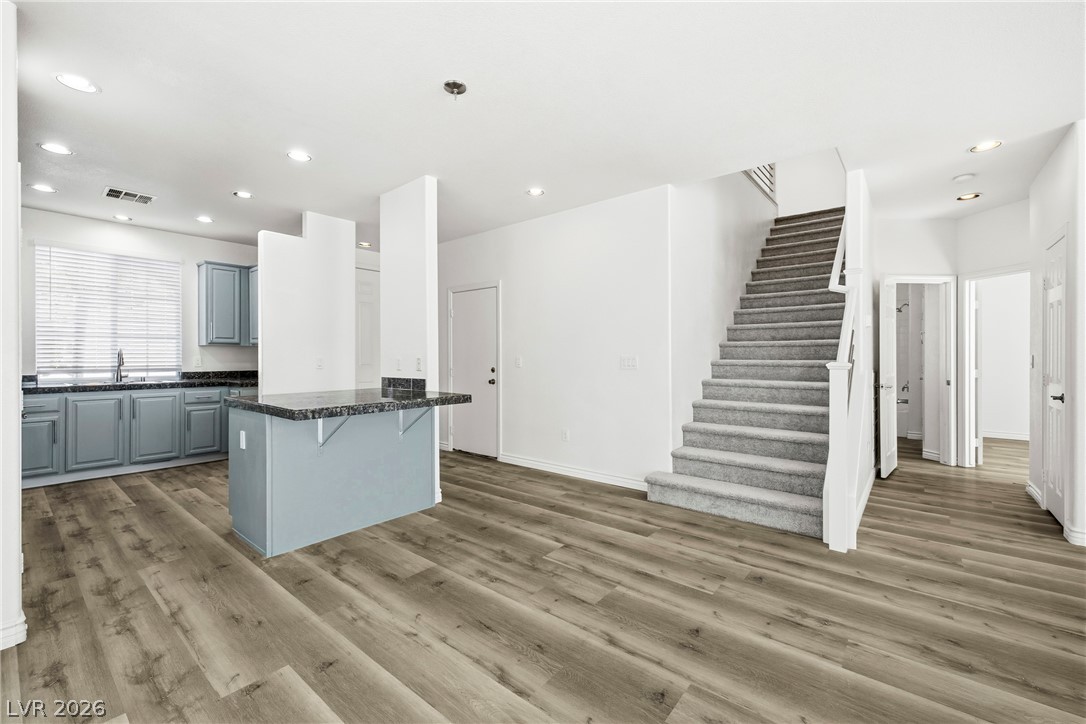 8352 Cambridge Grove Street Las Vegas NV 89139