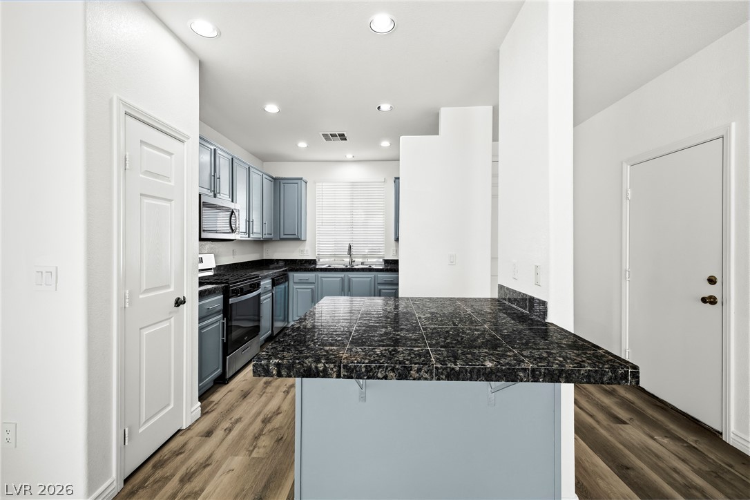 8352 Cambridge Grove Street Las Vegas NV 89139