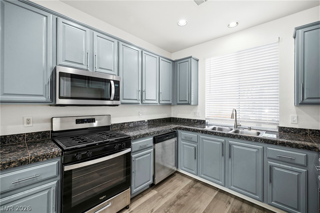 8352 Cambridge Grove Street Las Vegas NV 89139