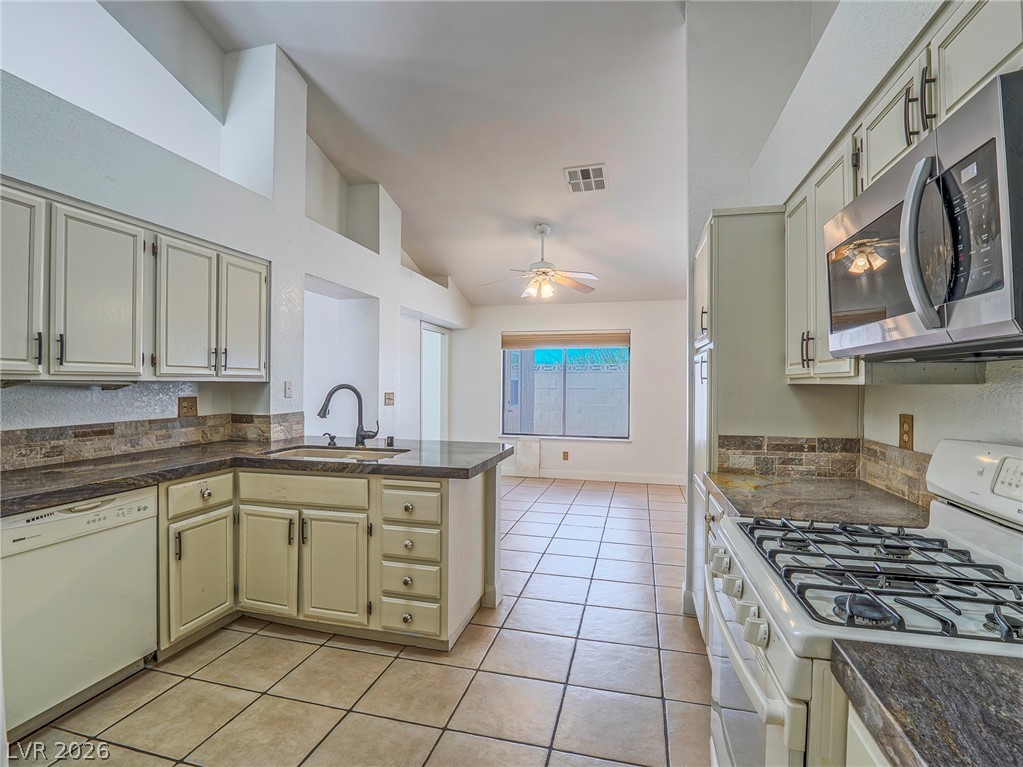 8047 Aspendale Drive Las Vegas NV 89123
