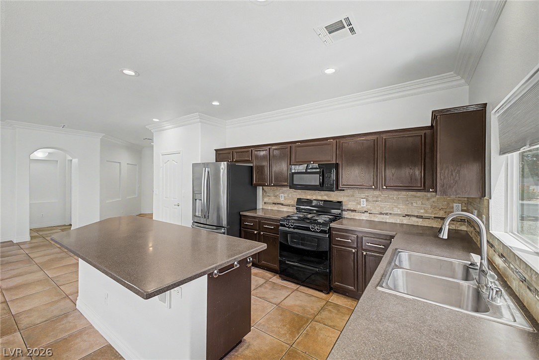 5511 Meedeldale Street North Las Vegas NV 89031