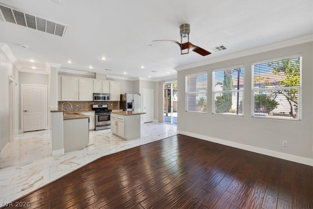 262 Fox Lake Avenue Las Vegas NV 89148