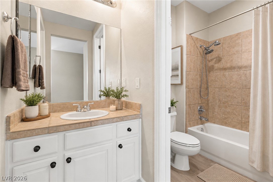 25 Kittansett Loop Henderson NV 89052