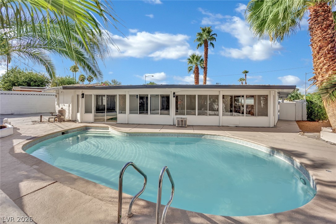 2325 Sombrero Drive Las Vegas NV 89169