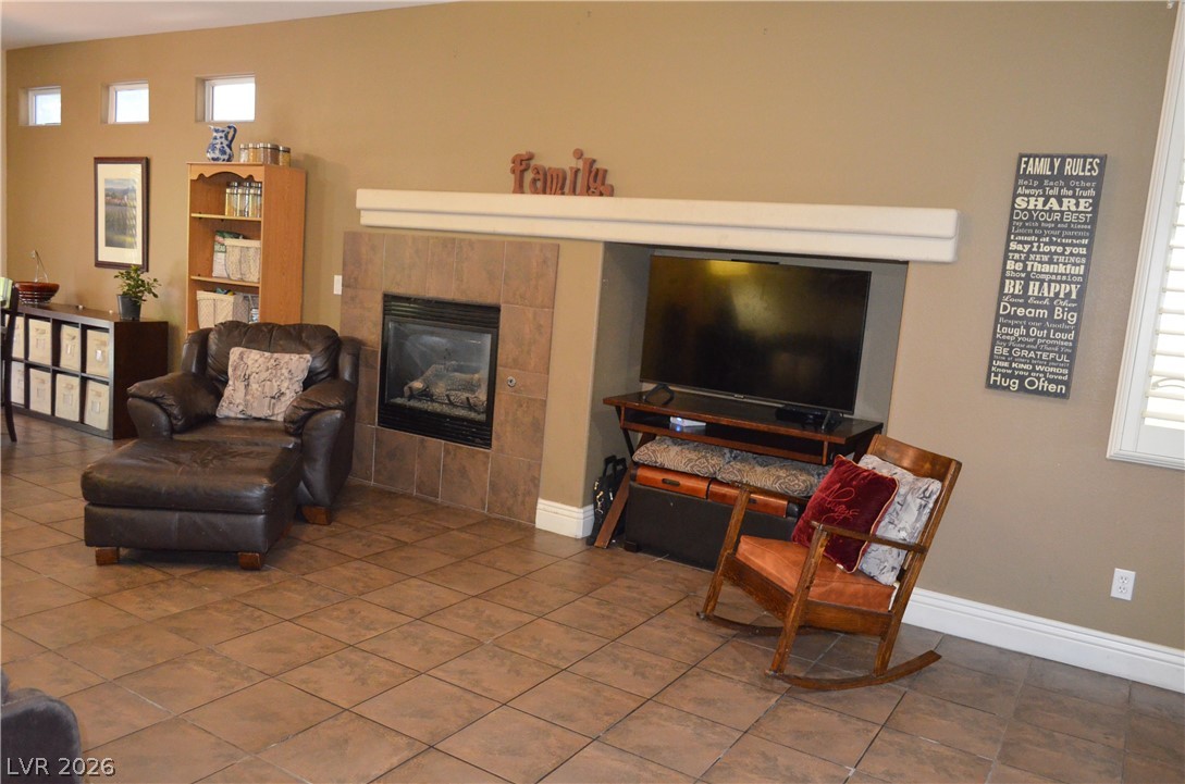 5596 Prospectors Creek Way Las Vegas NV 89122