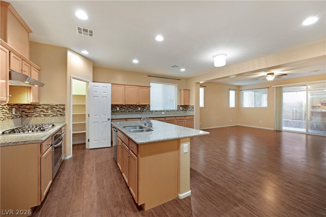 6781 Bristle Falls Street Las Vegas NV 89149