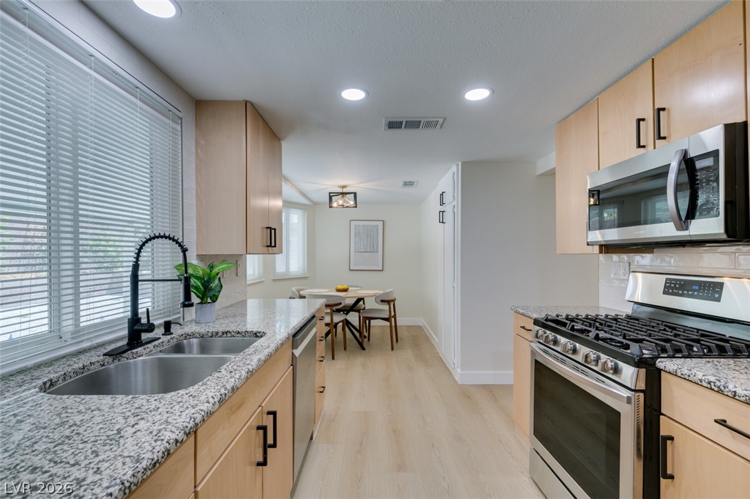 1816 Longmeadow Street Henderson NV 89002