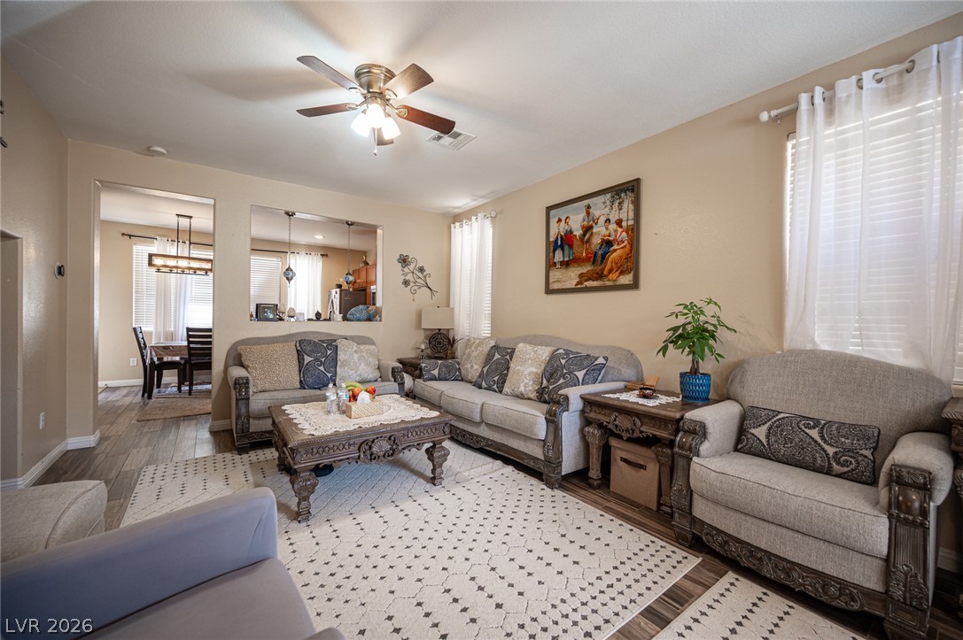 6882 Bronze Meadow Avenue Las Vegas NV 89122