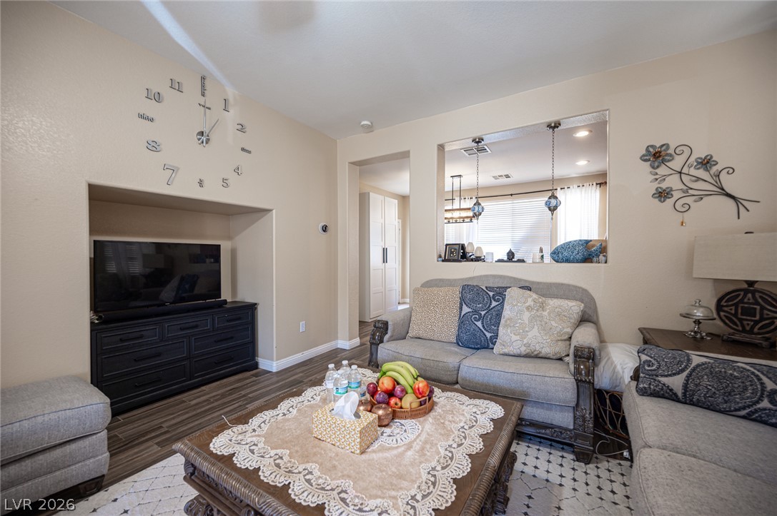6882 Bronze Meadow Avenue Las Vegas NV 89122