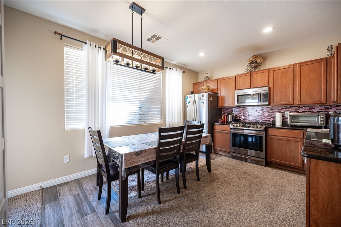 6882 Bronze Meadow Avenue Las Vegas NV 89122
