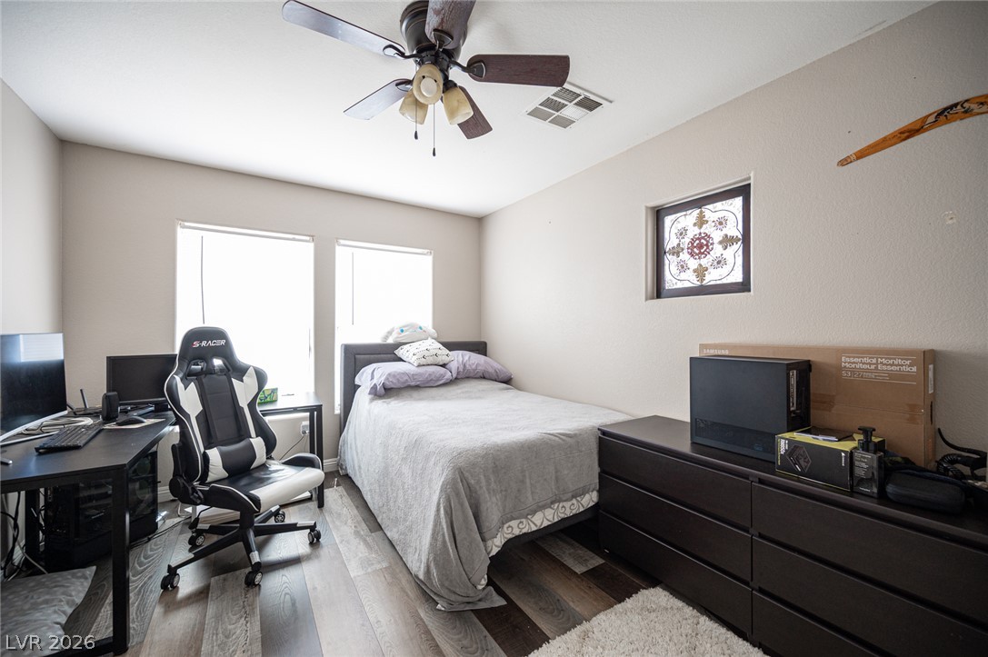 6882 Bronze Meadow Avenue Las Vegas NV 89122