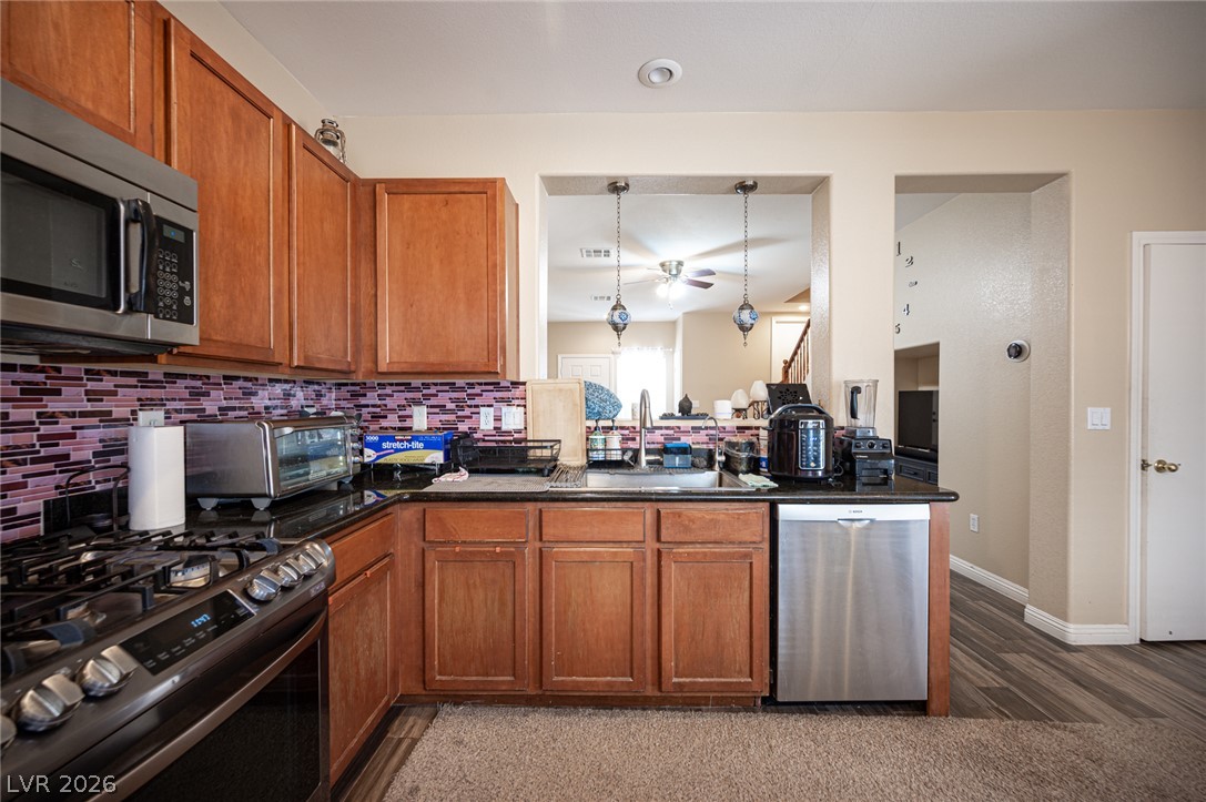 6882 Bronze Meadow Avenue Las Vegas NV 89122