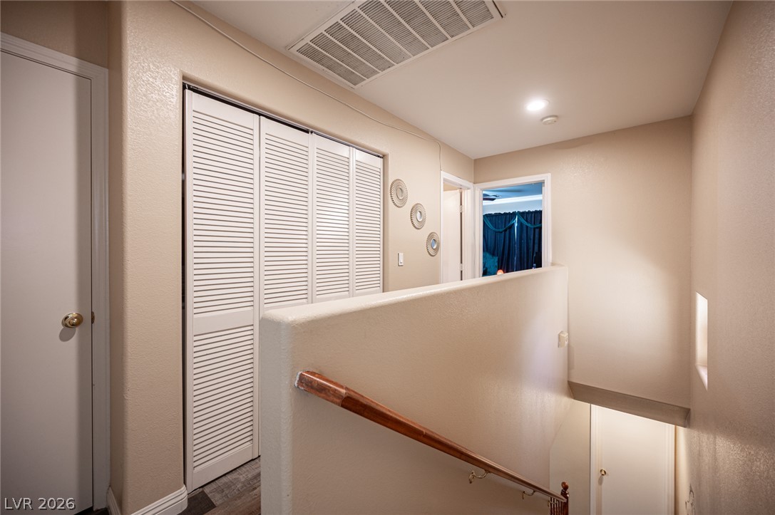 6882 Bronze Meadow Avenue Las Vegas NV 89122