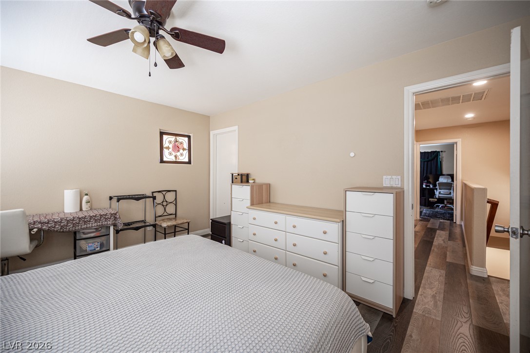 6882 Bronze Meadow Avenue Las Vegas NV 89122