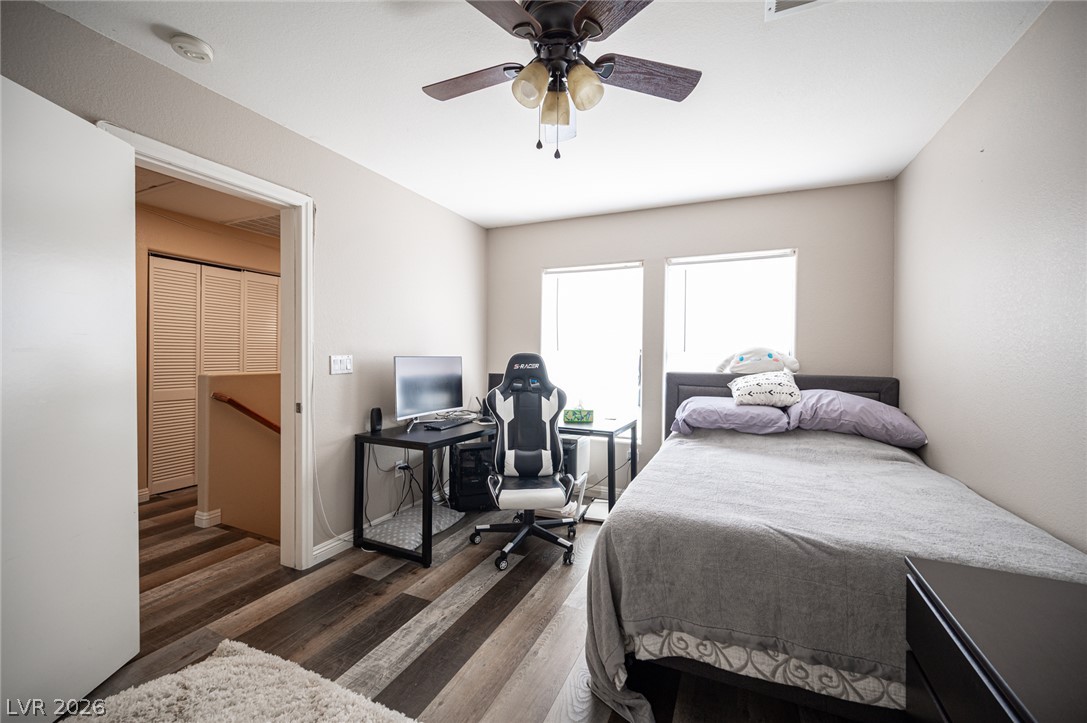 6882 Bronze Meadow Avenue Las Vegas NV 89122