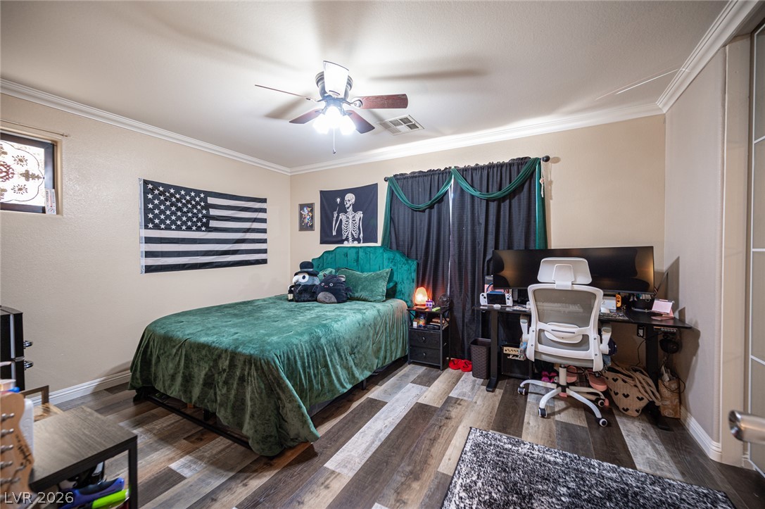 6882 Bronze Meadow Avenue Las Vegas NV 89122