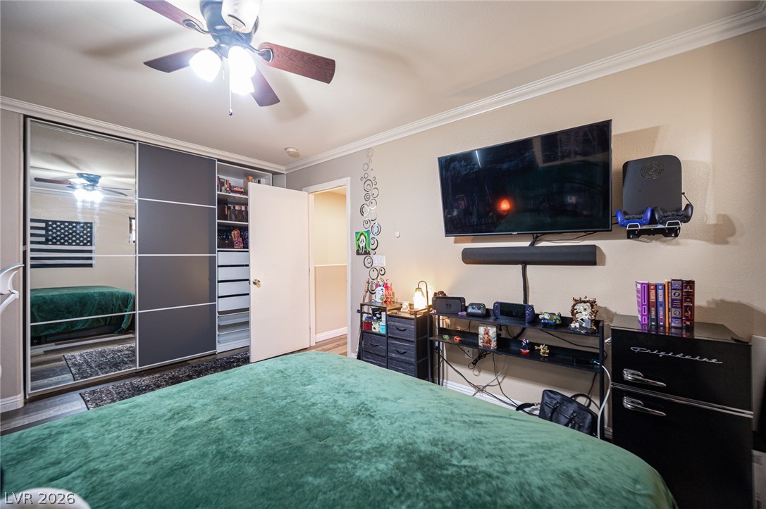 6882 Bronze Meadow Avenue Las Vegas NV 89122