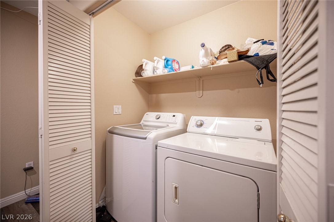 6882 Bronze Meadow Avenue Las Vegas NV 89122
