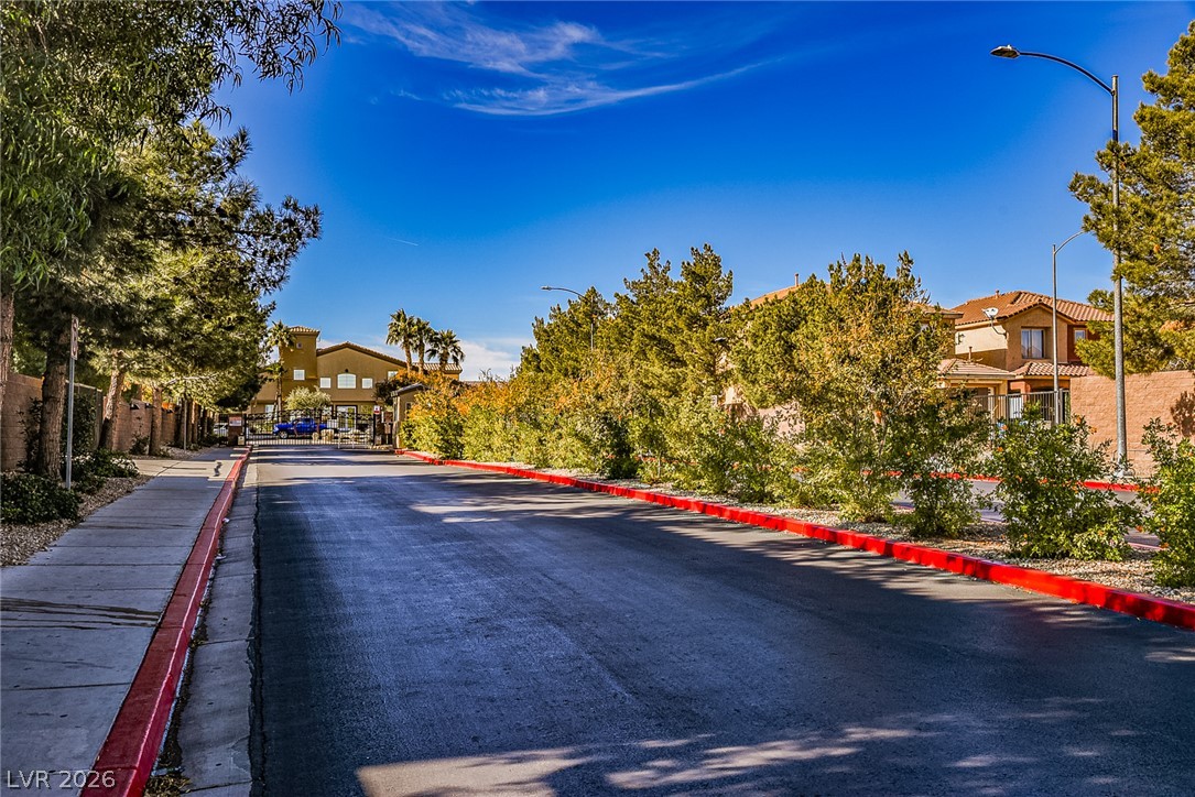 6882 Bronze Meadow Avenue Las Vegas NV 89122