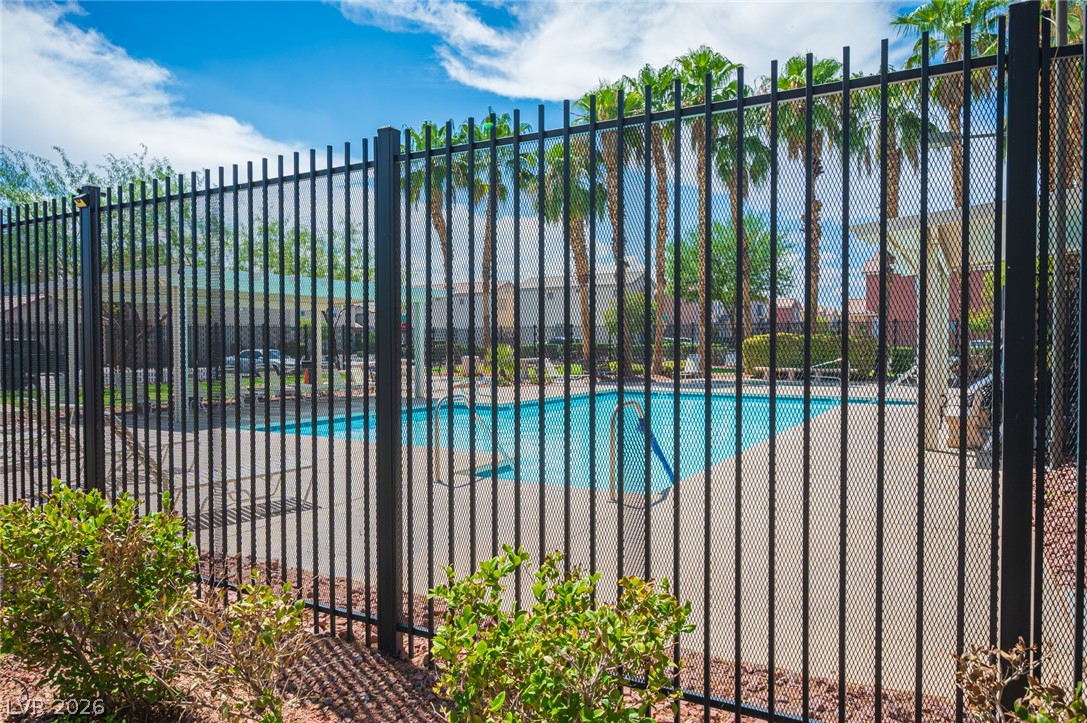 6882 Bronze Meadow Avenue Las Vegas NV 89122