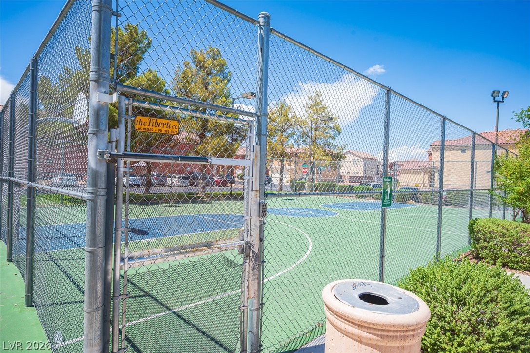 6882 Bronze Meadow Avenue Las Vegas NV 89122