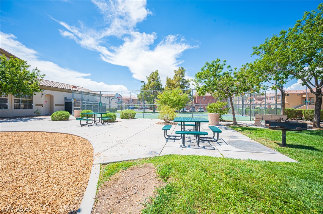 6882 Bronze Meadow Avenue Las Vegas NV 89122