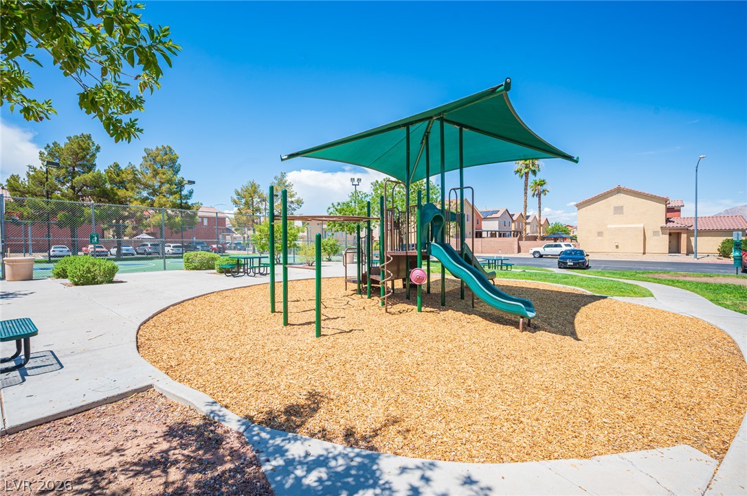 6882 Bronze Meadow Avenue Las Vegas NV 89122