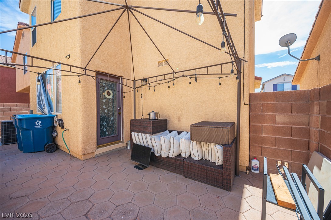 6882 Bronze Meadow Avenue Las Vegas NV 89122