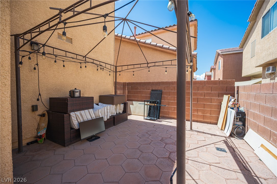 6882 Bronze Meadow Avenue Las Vegas NV 89122