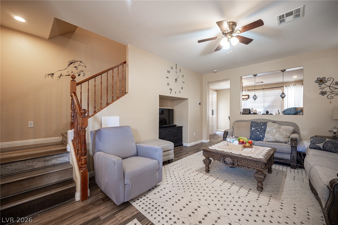6882 Bronze Meadow Avenue Las Vegas NV 89122