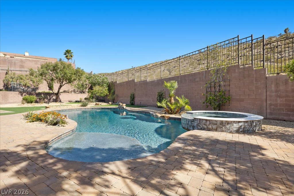 2125 De Rouge Avenue Henderson NV 89044