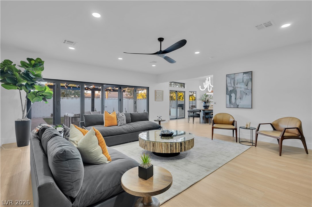 2720 Tioga Pines Circle Las Vegas NV 89117