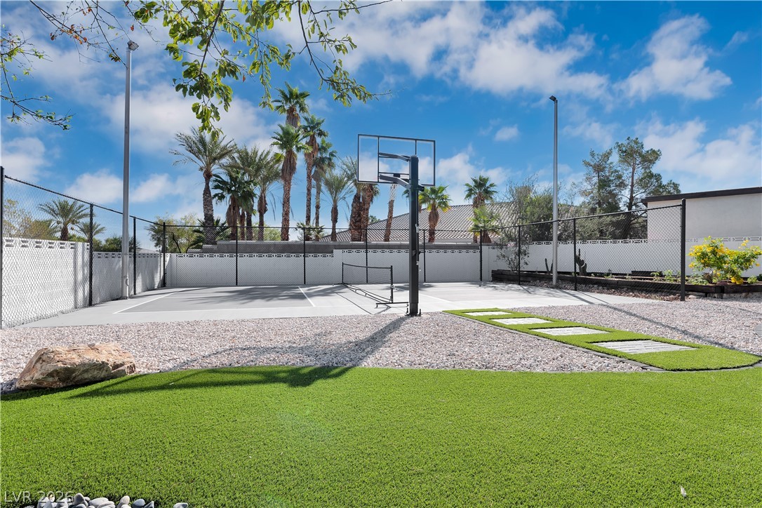 2720 Tioga Pines Circle Las Vegas NV 89117